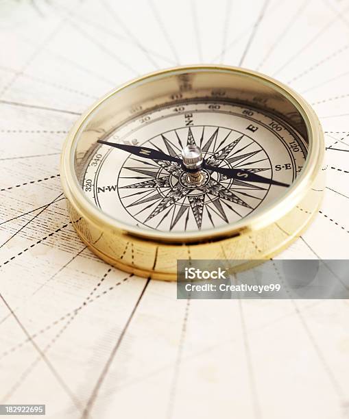 Klassische Compass Stockfoto und mehr Bilder von Kompass - Kompass, Richtung, Goldfarbig
