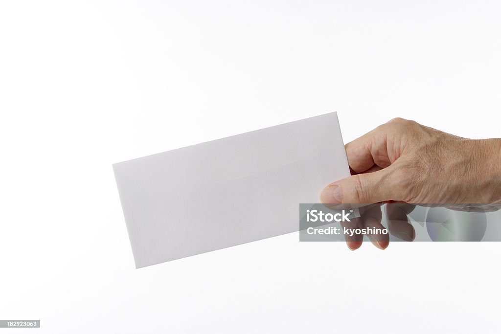 絶縁ショットを手に空白の背景に白封筒 - 封筒のロイヤリティフリーストックフォト