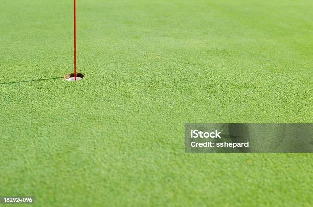 Dziura Flaga Golf Z Stojaka - zdjęcia stockowe i więcej obrazów Bez ludzi - Bez ludzi, Dziura, Flaga