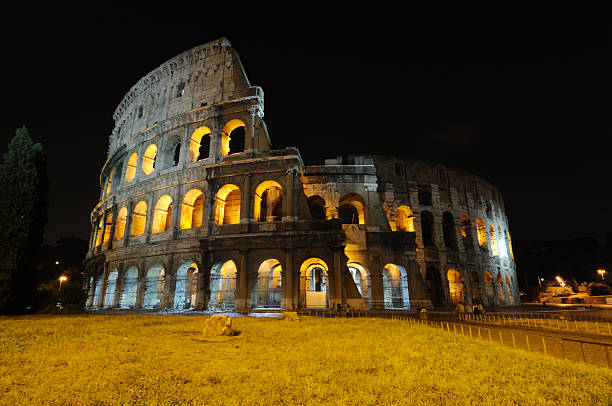 istock The Colosseum at night 182924145