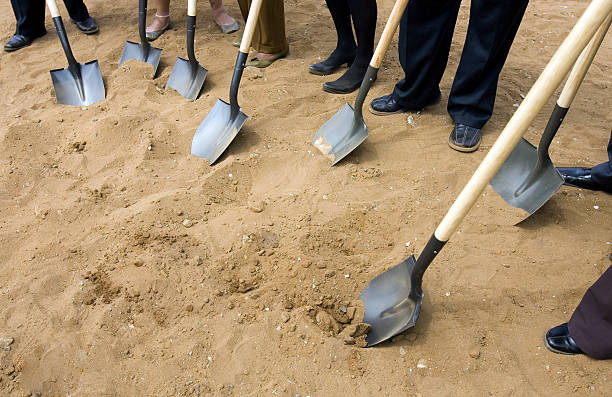 ground breaking ceremony - eerste steen leggen fotos stockfoto's en -beelden