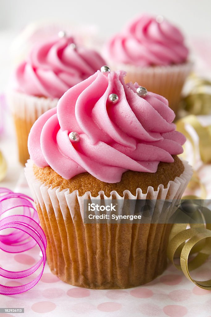 Petits gâteaux de fête - Photo de Cupcake libre de droits