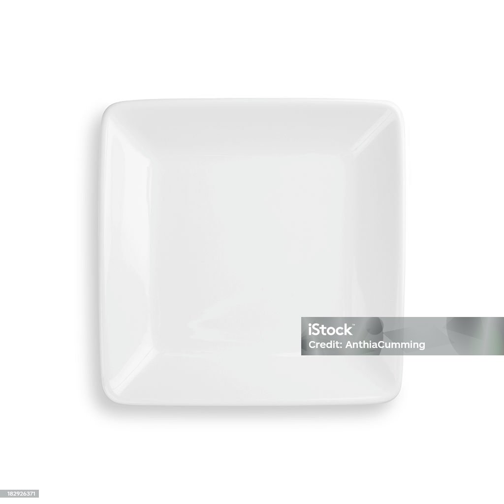 Assiette vide isolé sur blanc avec un Tracé de détourage - Photo de Assiette libre de droits