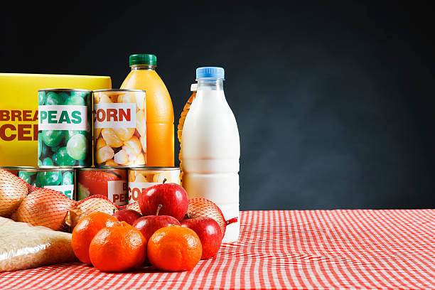 coleção de frescas e secas alimentos base contra fundo preto - onion bag netting vegetable imagens e fotografias de stock