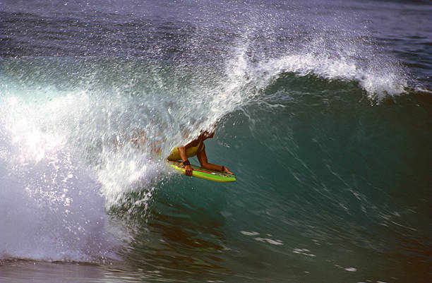 istock USA Hawaii O'ahu, North Shore, surfing. 182928760
