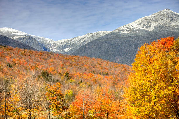 istock Autumn in New Hampshire 182928968