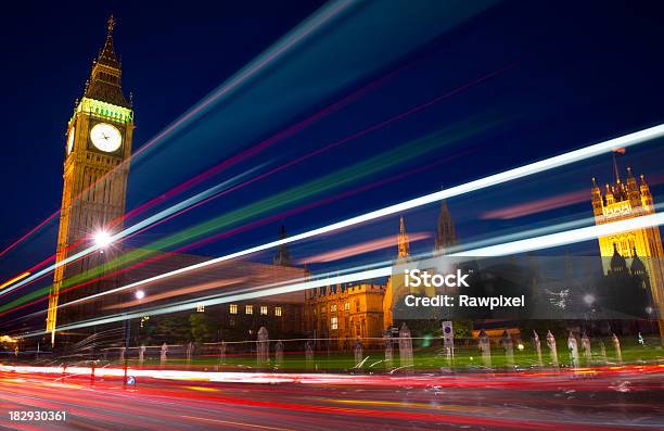 Luces De La Ciudad De London Foto de stock y más banco de imágenes de Big Ben - Big Ben, Casas del Parlamento - Westminster, Ciudad
