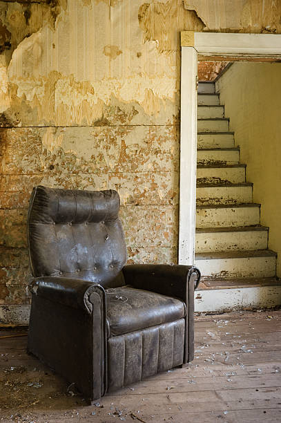 istock Abandoned reclining chair 182931091