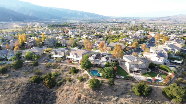 istock Southern California Neighborhood Using Solar panel 1829571364