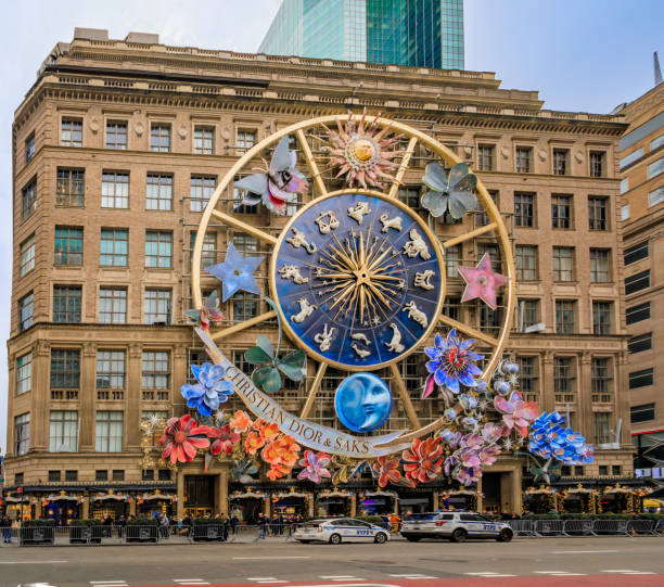 110+ Saks Fifth Avenue Christmas Stock Photos, Pictures & Royalty