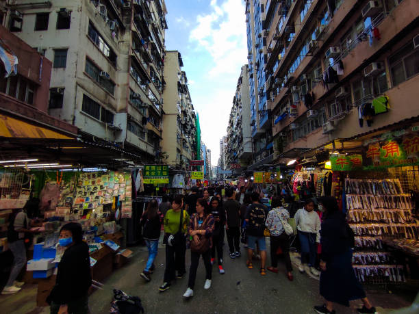 marché de la rue fa yuen mong kok, hong kong. - crowd kowloon peninsula multi colored photos et images de collection