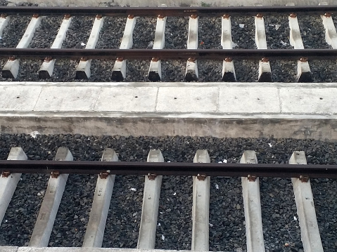 Multiple lines side by side at the railway station