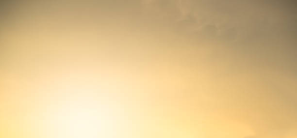 gradiente sobreposi�ção laranja pôr do sol nascer do sol pastel efeito sof padrão de fundo textura abstrata design verão natureza primavera luz beleza primavera modelo maquete cor amarela papel de parede tropical colorido. - cloud horizon spring summer - fotografias e filmes do acervo