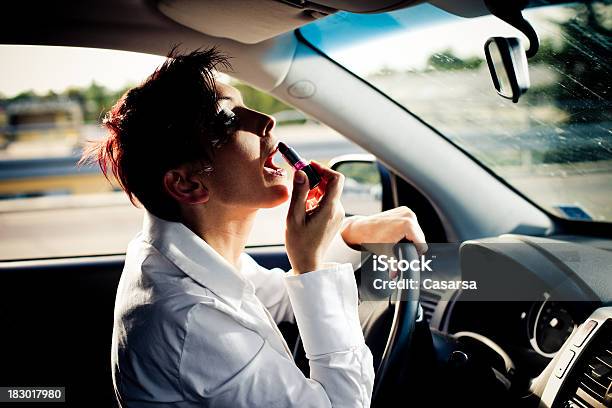 Imprudente De Condução - Fotografias de stock e mais imagens de Carro - Carro, Adulto, Aplicar