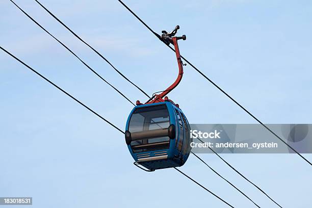 Photo libre de droit de Une Vue Aérienne De La Station De Ski Lift banque d'images et plus d'images libres de droit de Acier - Acier, Activité de loisirs, Ascenseur