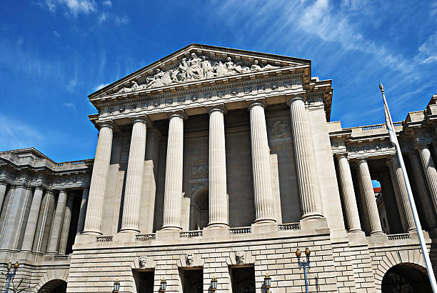 istock Government Building, Constitution Avenue, Washington, DC 183018943