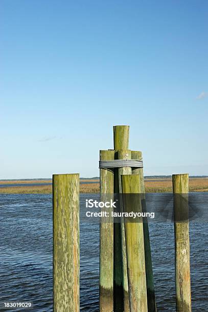 Dock Und Wasser Stockfoto und mehr Bilder von Anlegestelle - Anlegestelle, Bildhintergrund, Blau