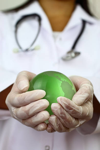 istock Global healthcare 183019462
