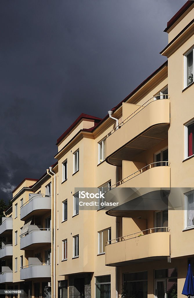 Casas/apartments com Gradis, Céu dramático - Royalty-free Estocolmo Foto de stock