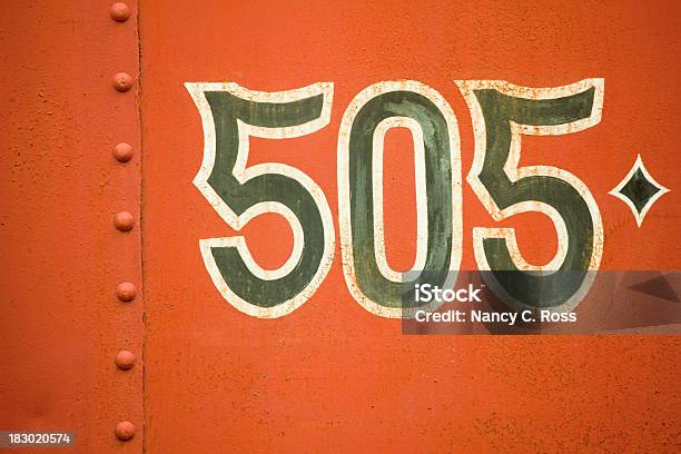 505 На Грубая Металлическая Поверхность Гранж Фон — стоковые фотографии и другие картинки Абстрактный