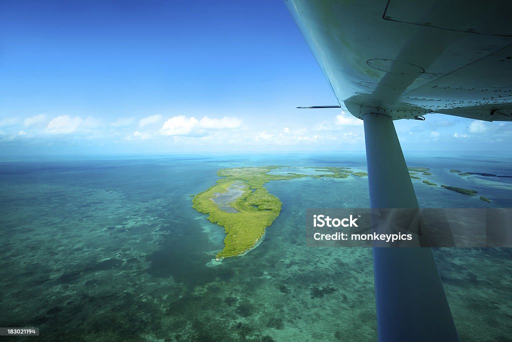 Vue sur l'île - Photo de Avion à hélice libre de droits