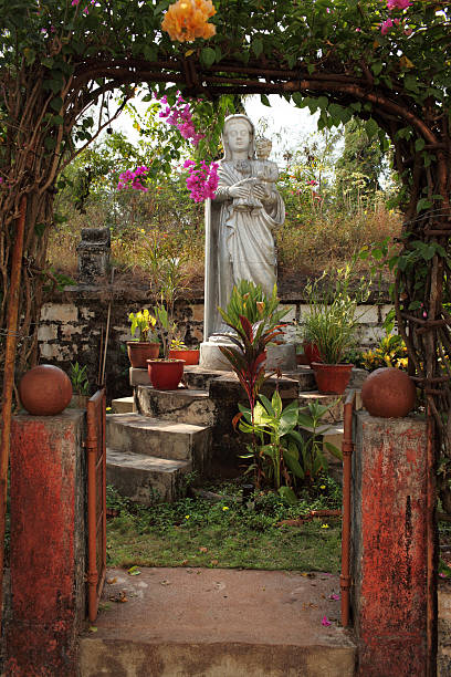 terraza en la iglesia, panjim - panjim fotografías e imágenes de stock