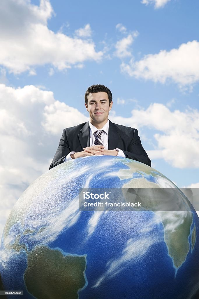 Hombre de negocios globales - Foto de stock de Cielo libre de derechos