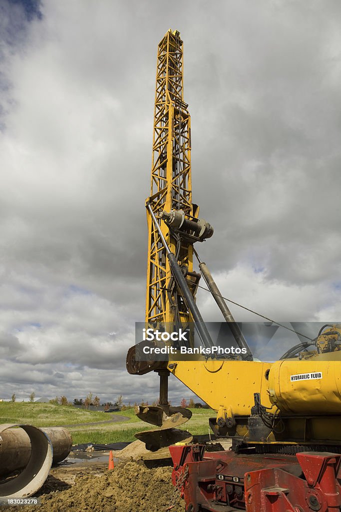 Forage pétrolier offshore contre ciel nuageux - Photo de Chantier de construction libre de droits