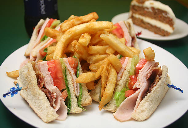 turquia sanduíche club - club sandwich sandwich french fries turkey imagens e fotografias de stock