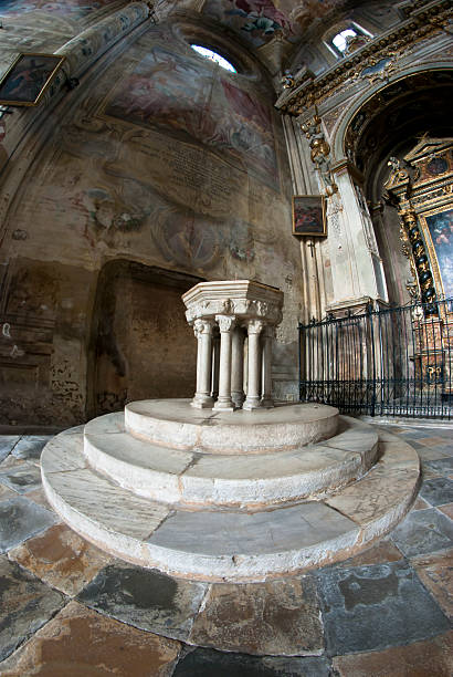 istock Medival bastismal font 183024030