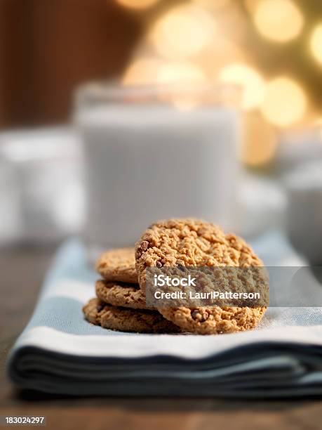쿠키와 우유 시 크리스마스 0명에 대한 스톡 사진 및 기타 이미지 - 0명, 건강에 좋지 않은 음식, 공휴일