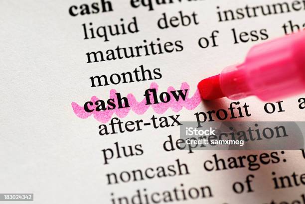 Cash Flow Realçado No Dicionário - Fotografias de stock e mais imagens de Atividade bancária - Atividade bancária, Comprar, Conceito
