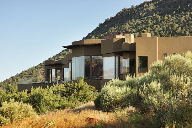 architecture de maison luxe mansion, une villa mountain - southwest usa house residential structure stucco photos et images de collection