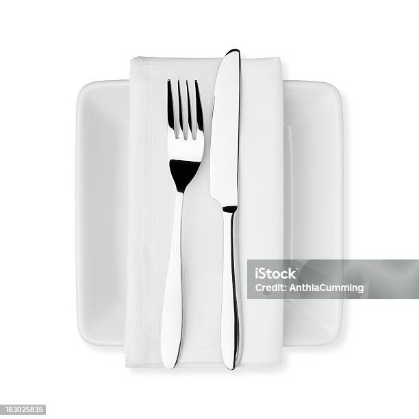 Weiße Serviette Teller Messer Und Gabel Auf Weißem Hintergrund Stockfoto und mehr Bilder von Clipping Path