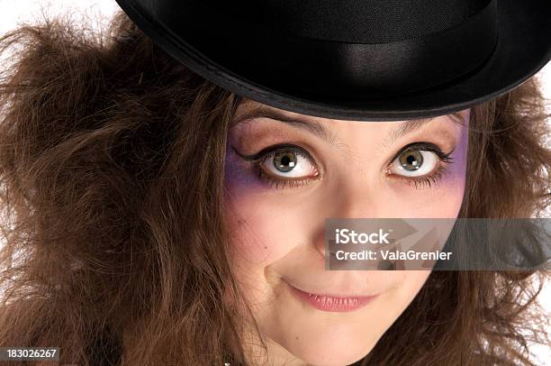 Foto de Chapeleiro Maluco Garota Detalhe Em Branco e mais fotos de stock de Mad Hatter - Mad Hatter, 20 Anos, 20-24 Anos