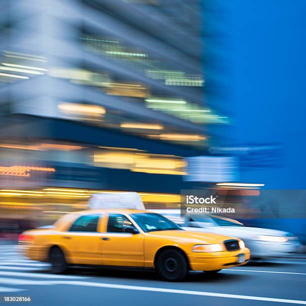 Taxi Di New York City - Fotografie stock e altre immagini di Taxi - Taxi, Affollato, Attività