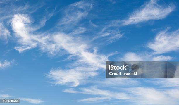 Nubes Xxxl Alta Foto de stock y más banco de imágenes de Cirrostrato - Cirrostrato, Aire libre, Azul