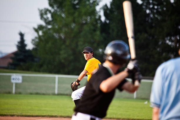 istock Live in game baseball action 183028923
