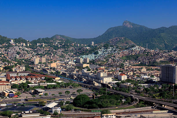 estação do centro da cidade do rio de janeiro e estacio distrito - rio de janeiro avenue downtown district panoramic imagens e fotografias de stock