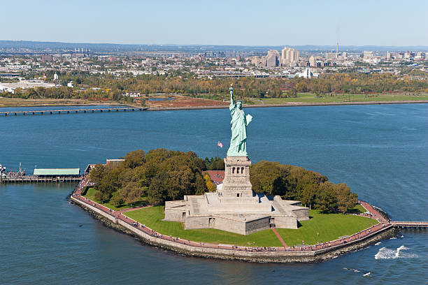 istock flying around statue of liberty 183029426