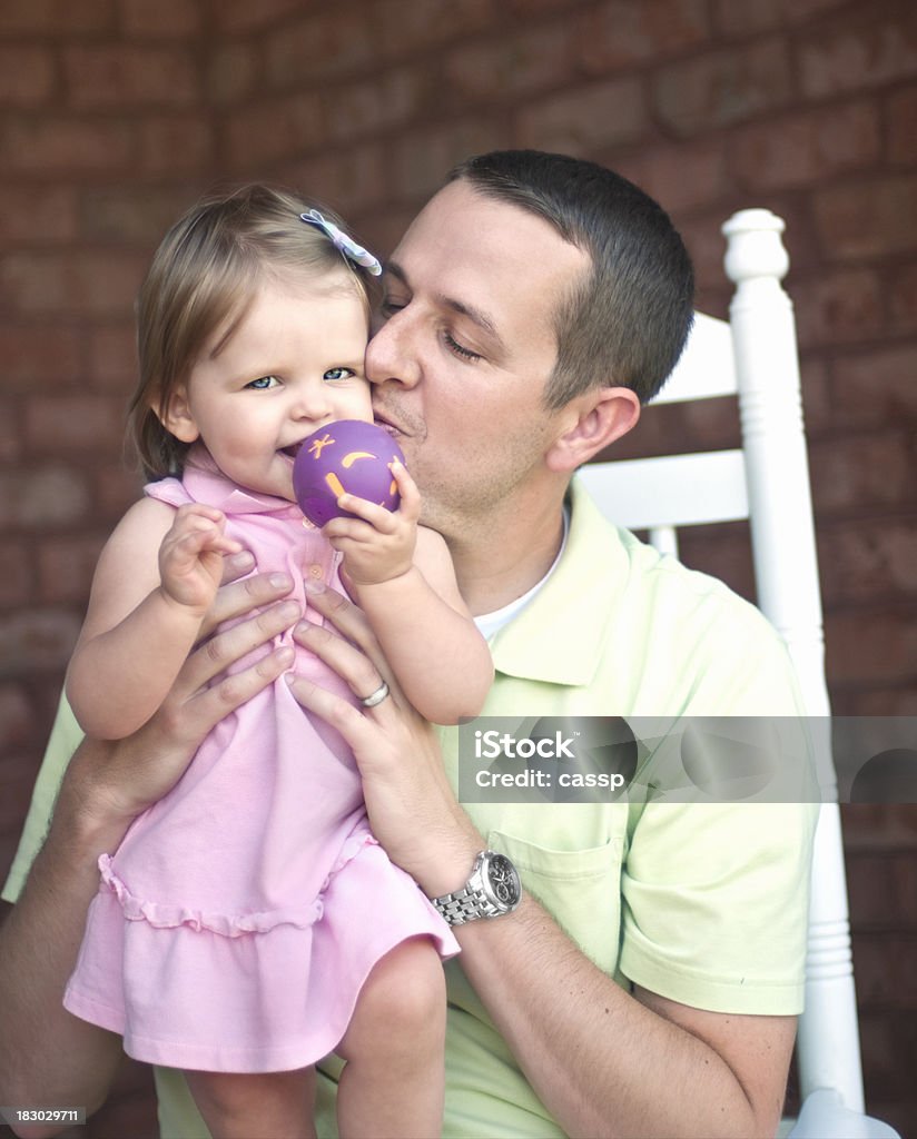 Daddy's ragazza rientranze - Foto stock royalty-free di 12-17 mesi