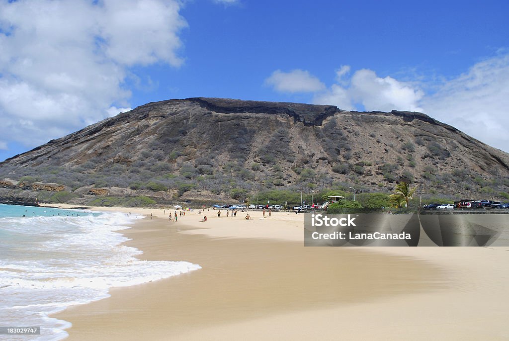 Plage de sable fin et Koko Head Crater, Oahu. - Photo de Koko Head libre de droits