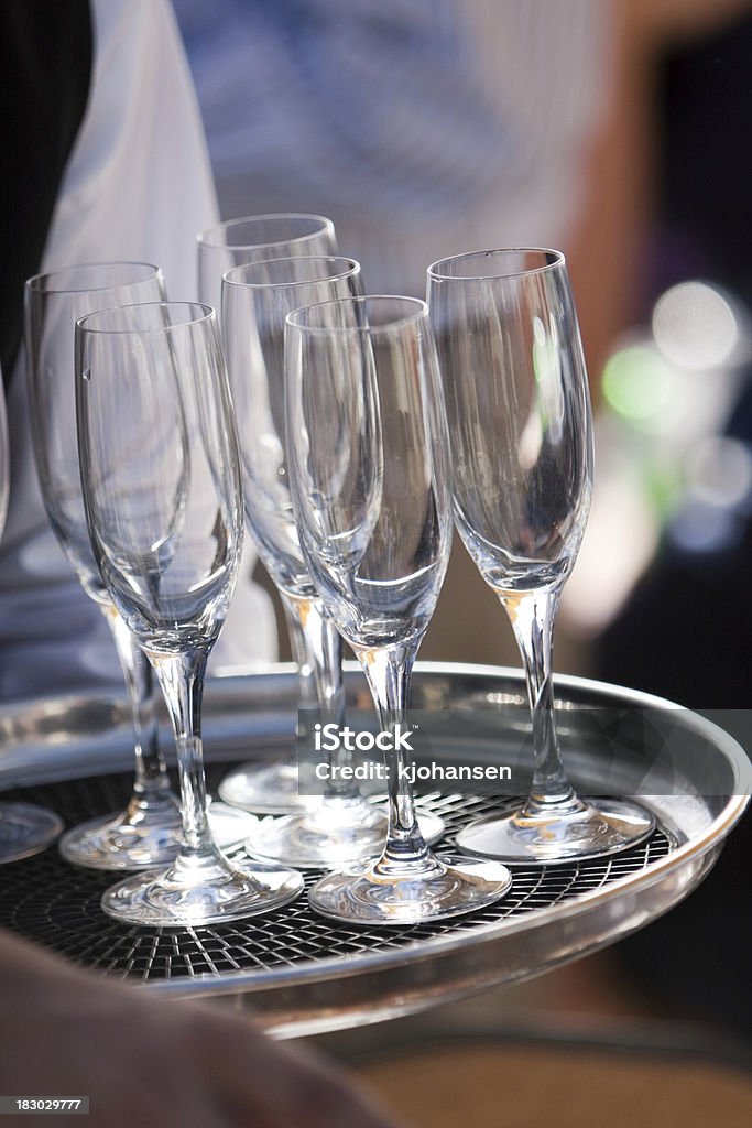 Bandeja com copos de champanhe na festa - Foto de stock de Bandeja royalty-free