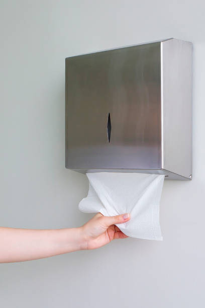 키친타월 - paper towel public restroom hygiene cleaning 뉴스 사진 이미지