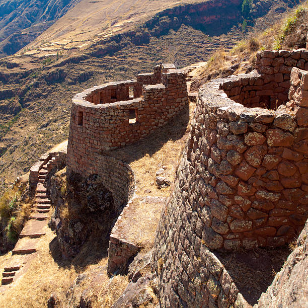 istock Pisac Ruins, Sacred Valley, Peru 183030018