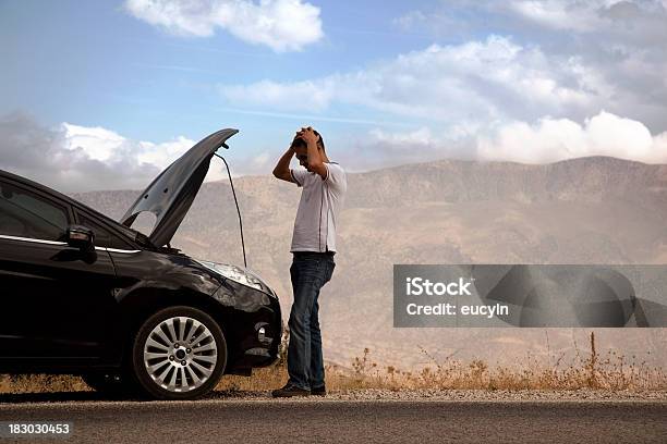 Avaria No Carro - Fotografias de stock e mais imagens de Carro - Carro, Avaria no Carro, Partido