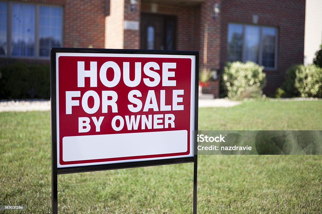 Maison à vendre par le propriétaire chez Panneau immobilier - Photo de Signalisation libre de droits