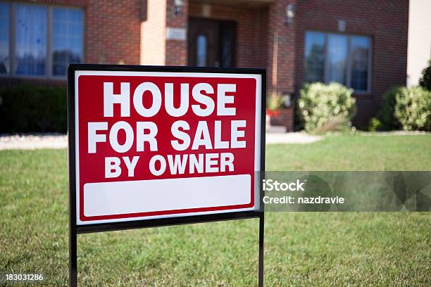Dom Na Sprzedaż Przez Właściciela Domu Znak Nieruchomości - zdjęcia stockowe i więcej obrazów Znak