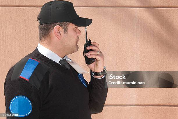 Guardia De Seguridad Foto de stock y más banco de imágenes de Comunicación - Comunicación, Control, Cuerpo de policía