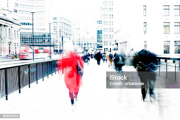 Città Del Pendolare - Fotografie stock e altre immagini di Fantasma - Fantasma, Londra, Adulto